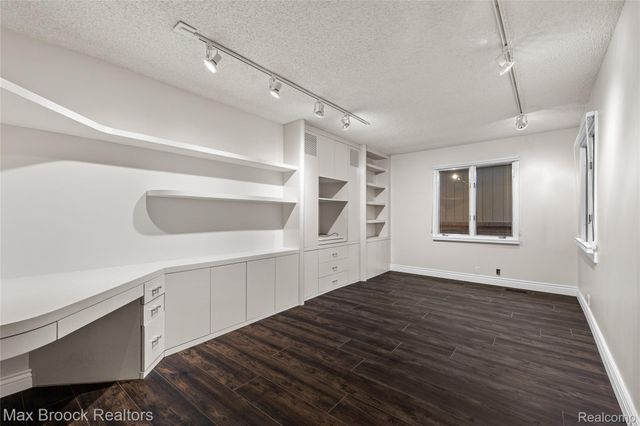 3685 Quail Hollow Drive, Bloomfield Hills, MI 48302