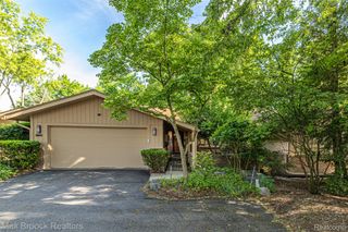 3685 Quail Hollow Drive, Bloomfield Hills, MI 48302