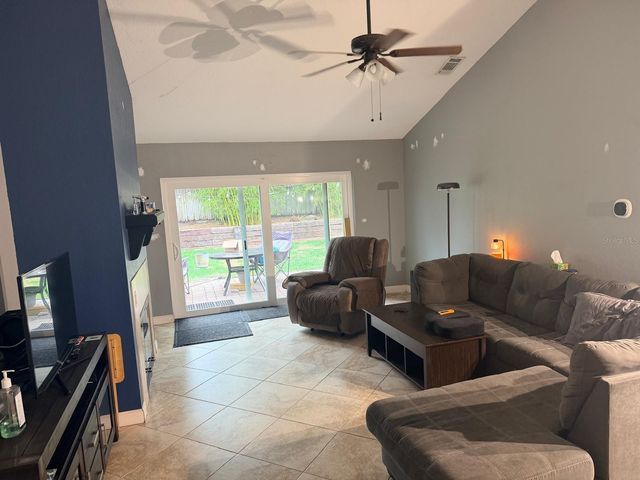 1083 BECKSTROM DR, Oviedo, FL 32765