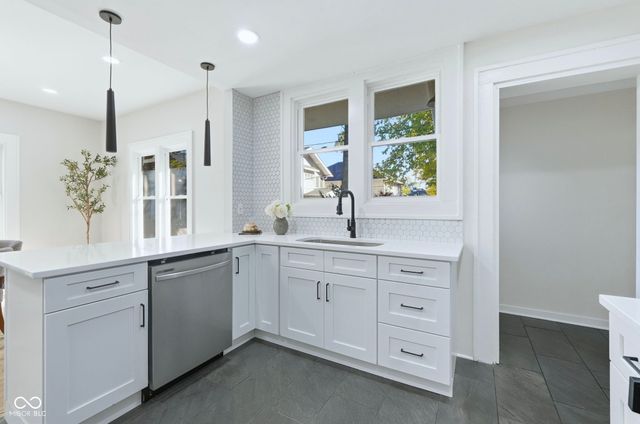 551 E 40th Street, Indianapolis, IN 46205