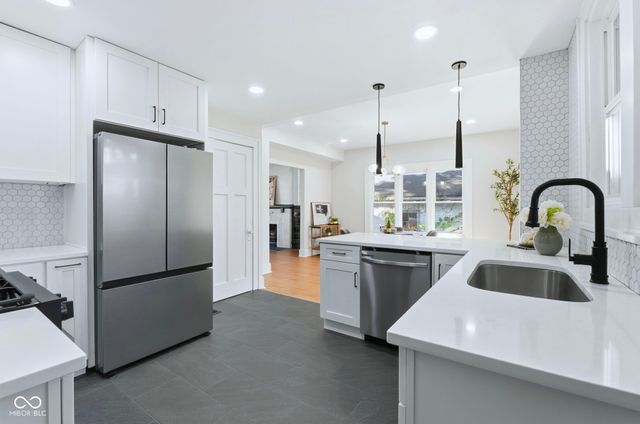 551 E 40th Street, Indianapolis, IN 46205