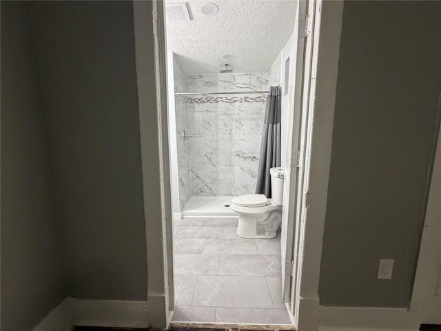 1418 Yale Street, Houston, TX 77008