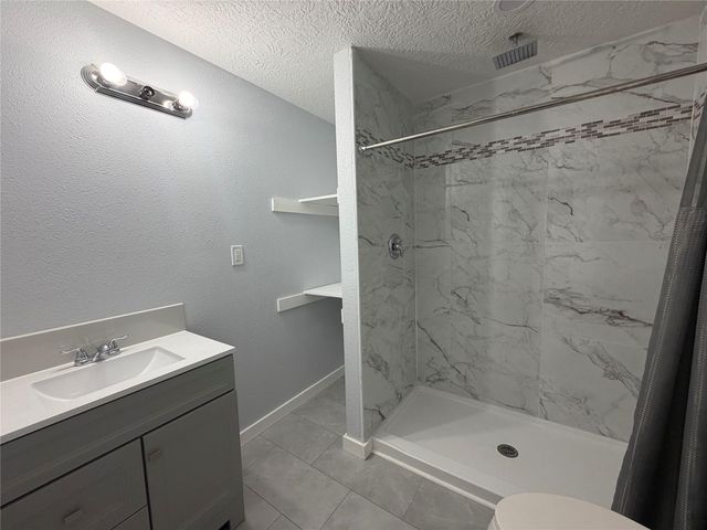 1418 Yale Street, Houston, TX 77008