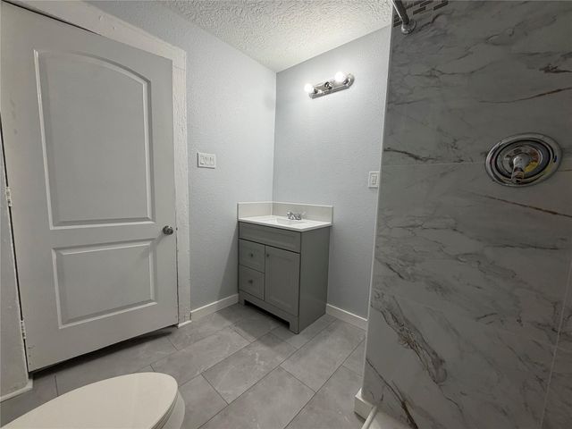 1418 Yale Street, Houston, TX 77008