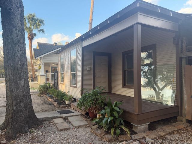 1418 Yale Street, Houston, TX 77008