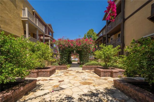 323 S Glendora Avenue, Glendora, CA 91741