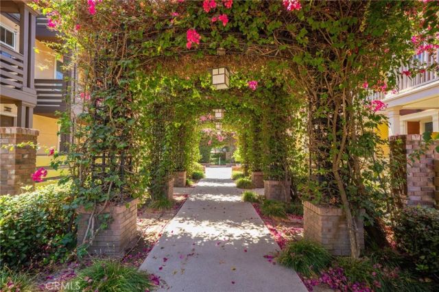 323 S Glendora Avenue, Glendora, CA 91741