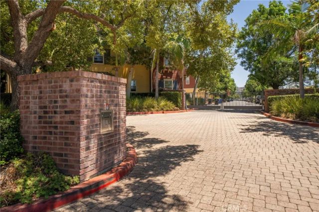 323 S Glendora Avenue, Glendora, CA 91741
