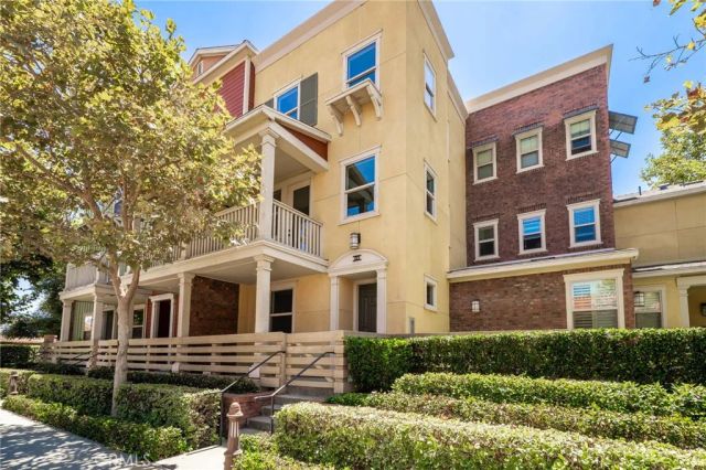 323 S Glendora Avenue, Glendora, CA 91741