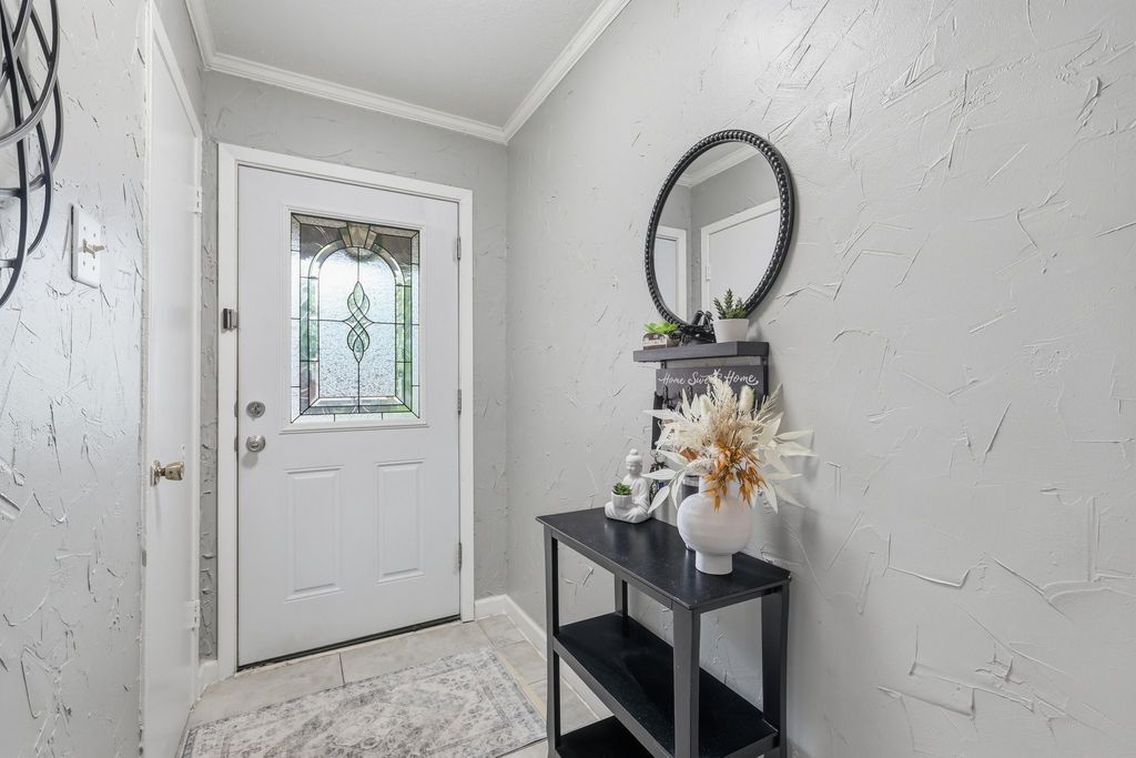 450 Price Drive, Lewisville, TX 75067 — photo 3