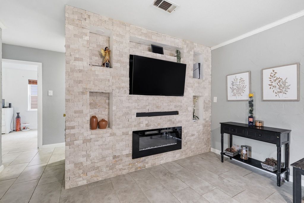 450 Price Drive, Lewisville, TX 75067 — photo 5