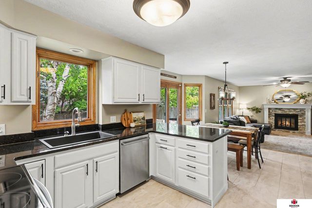 4738 Birch Hollow Drive, Lincoln, NE 68516