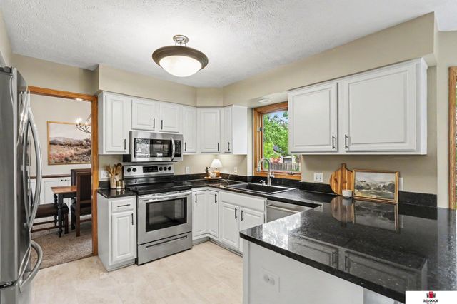 4738 Birch Hollow Drive, Lincoln, NE 68516