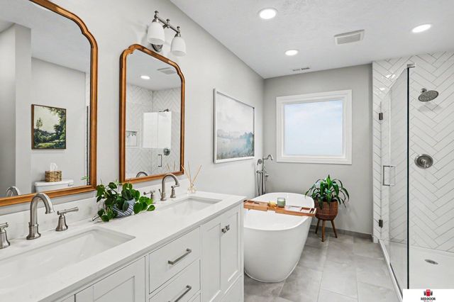 4738 Birch Hollow Drive, Lincoln, NE 68516