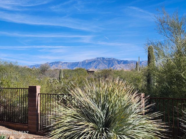 12332 N Sunrise Shadow Drive, Marana, AZ 85658