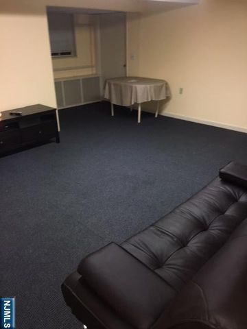 95 McKinley Avenue, Lodi, NJ 07644