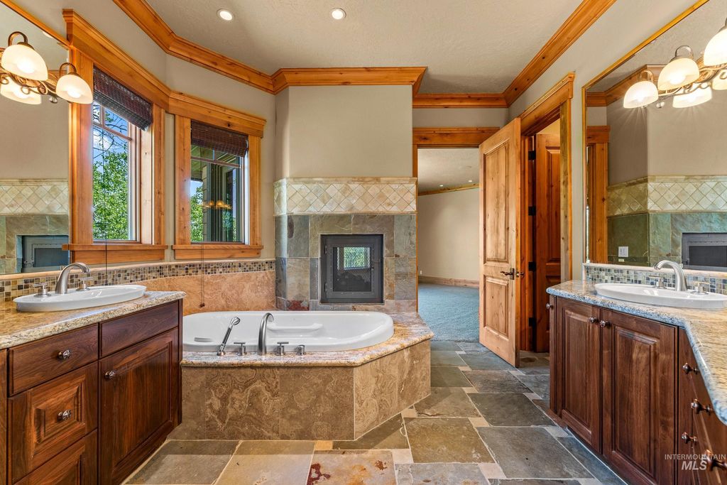 690 Discovery Drive, Donnelly, ID 83615 photo 12