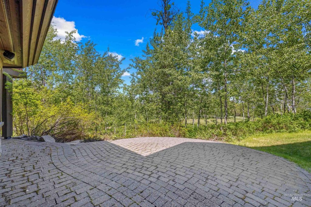 690 Discovery Drive, Donnelly, ID 83615 photo 22