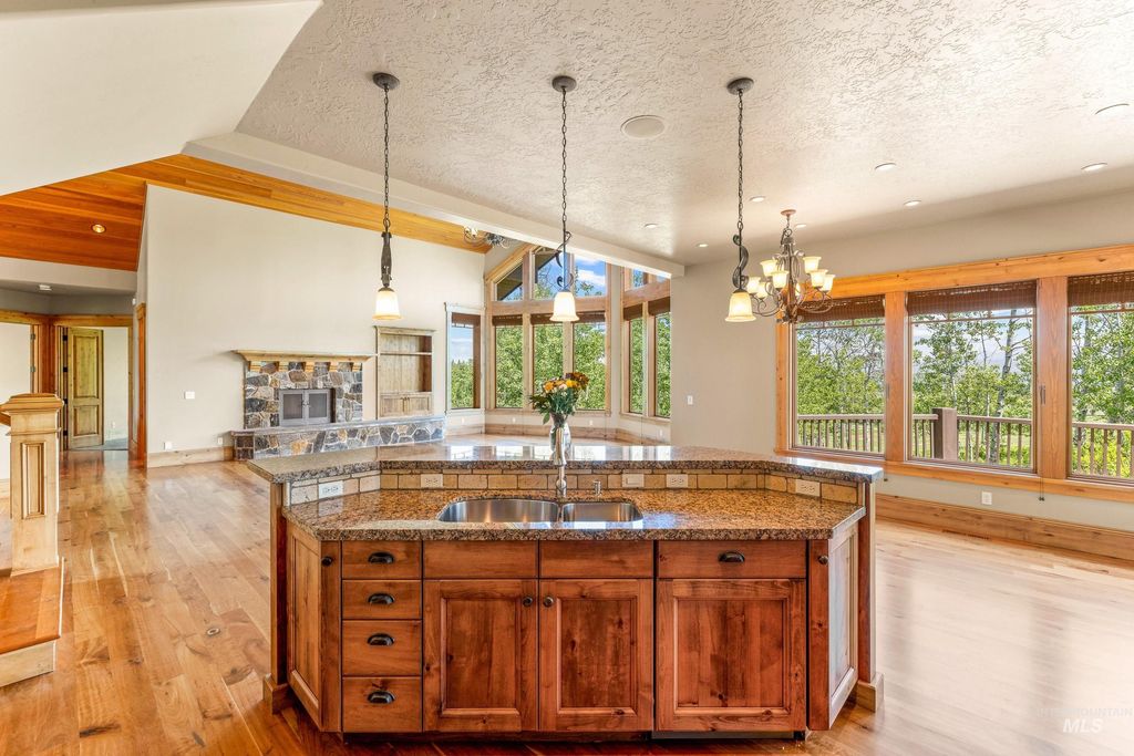 690 Discovery Drive, Donnelly, ID 83615 photo 29