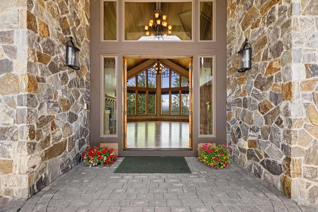 690 Discovery Drive, Donnelly, ID 83615 photo 4