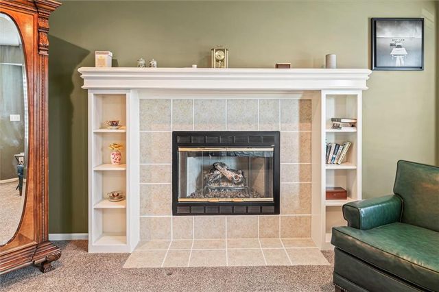 4005 SW Boulder Drive, Lee's Summit, MO 64082