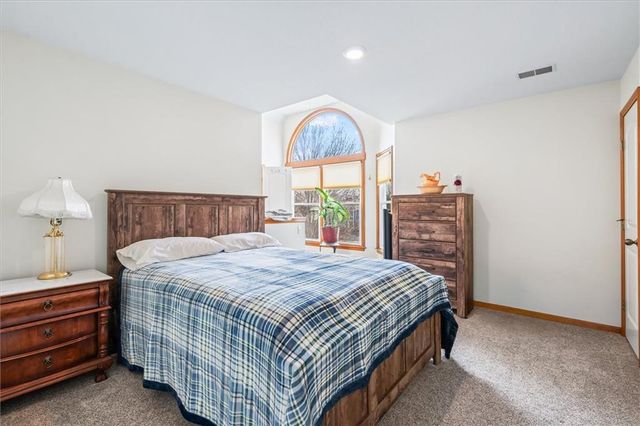 4005 SW Boulder Drive, Lee's Summit, MO 64082