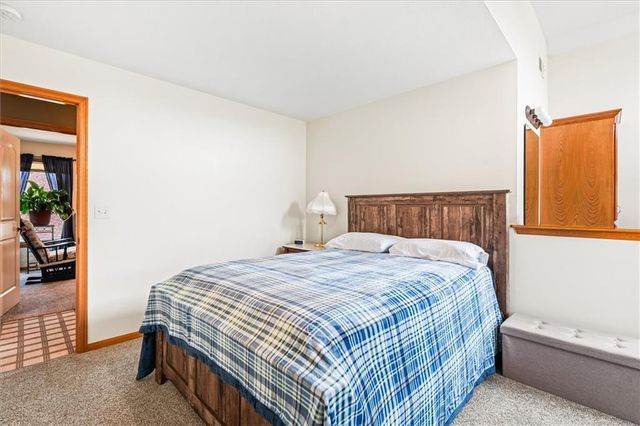 4005 SW Boulder Drive, Lee's Summit, MO 64082