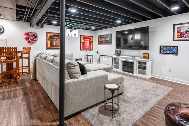 4005 SW Boulder Drive, Lee's Summit, MO 64082
