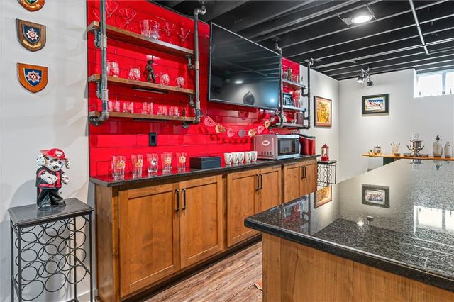 4005 SW Boulder Drive, Lee's Summit, MO 64082