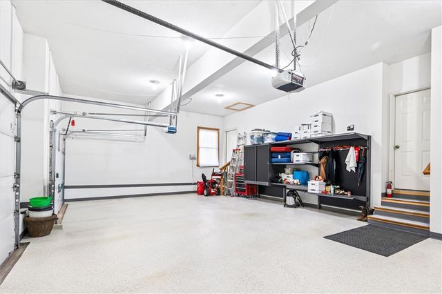 4005 SW Boulder Drive, Lee's Summit, MO 64082