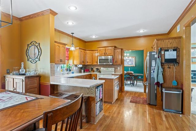 4005 SW Boulder Drive, Lee's Summit, MO 64082