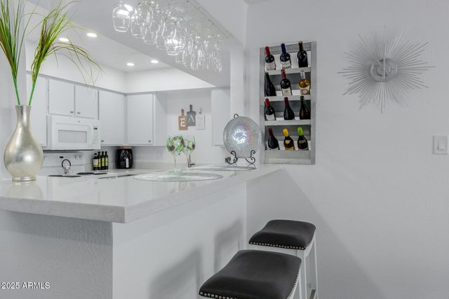 425 S PARKCREST Drive 334, Mesa, AZ 85206