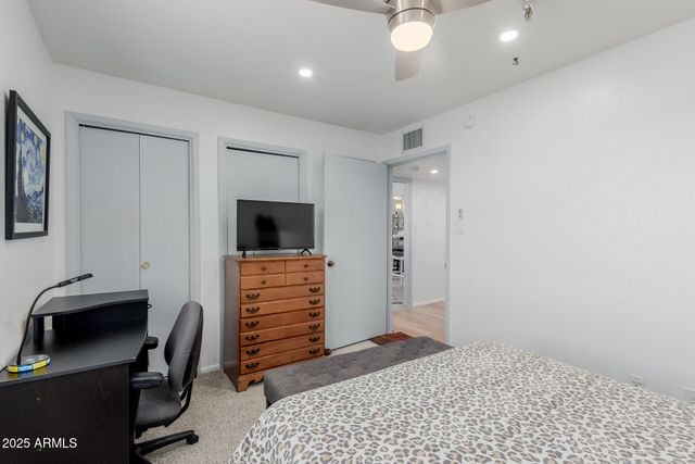 425 S PARKCREST Drive 334, Mesa, AZ 85206