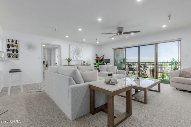 425 S PARKCREST Drive 334, Mesa, AZ 85206