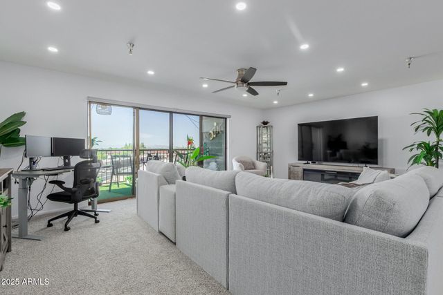 425 S PARKCREST Drive 334, Mesa, AZ 85206