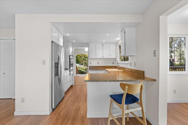 1105 Ivy Lane, Ashland, OR 97520