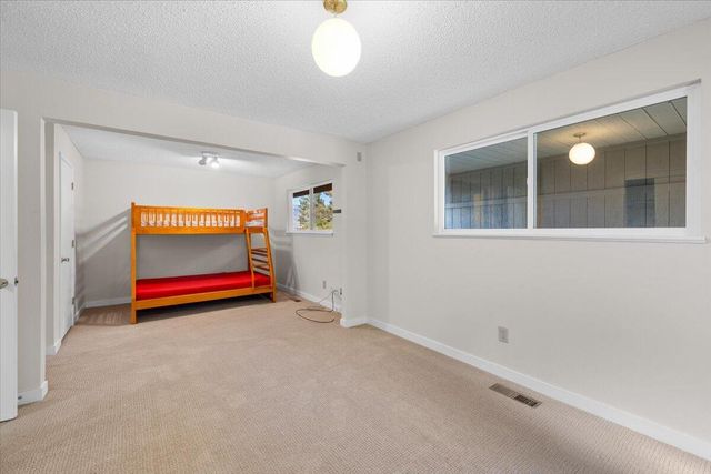 1105 Ivy Lane, Ashland, OR 97520