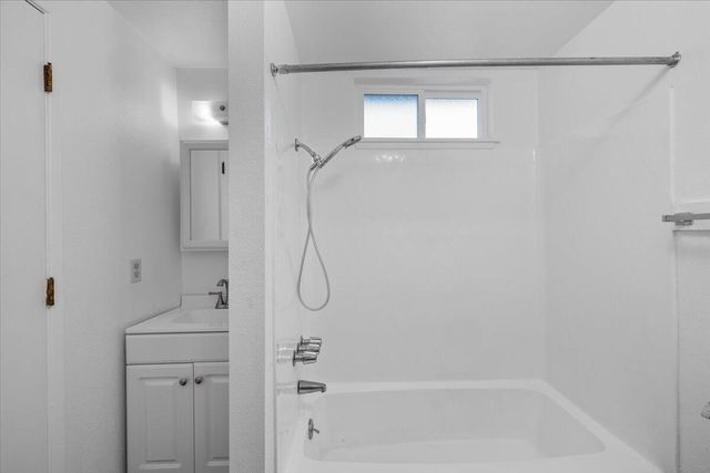 1105 Ivy Lane, Ashland, OR 97520