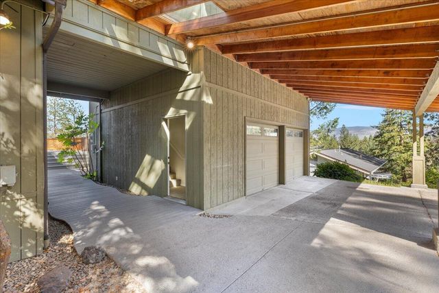 1105 Ivy Lane, Ashland, OR 97520