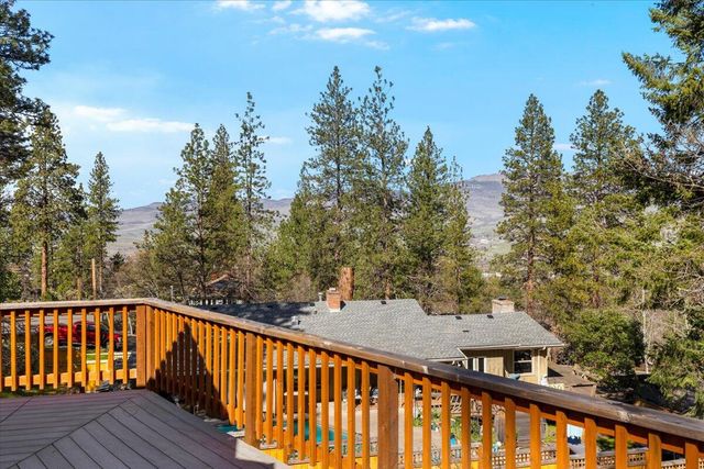 1105 Ivy Lane, Ashland, OR 97520