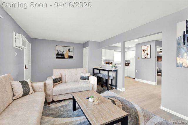 30561 Krauter C1, Garden City, MI 48135
