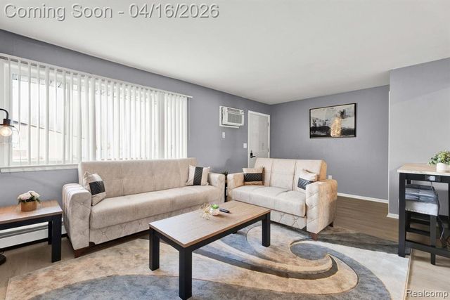 30561 Krauter C1, Garden City, MI 48135