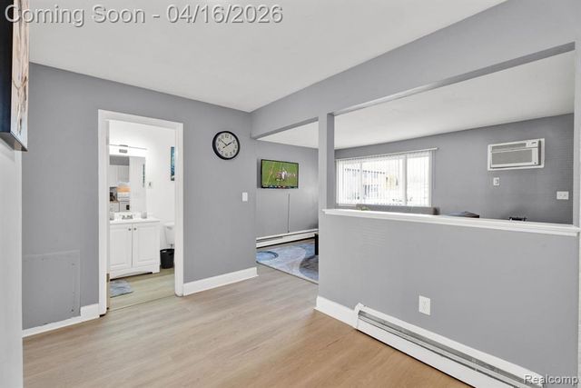 30561 Krauter C1, Garden City, MI 48135