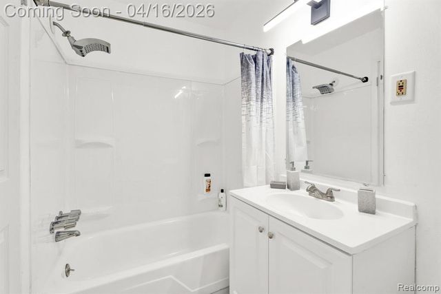 30561 Krauter C1, Garden City, MI 48135
