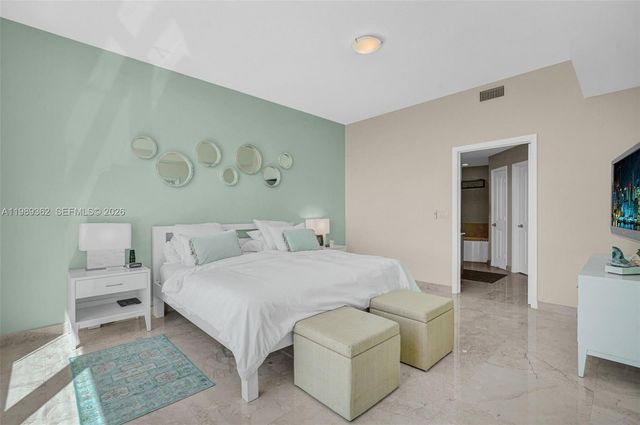 1945 S Ocean Dr 906, Hallandale Beach, FL 33009