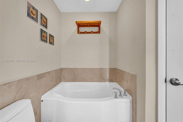 1945 S Ocean Dr 906, Hallandale Beach, FL 33009