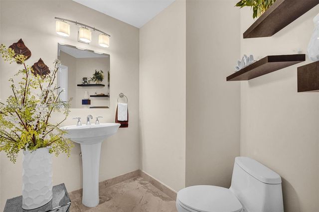 1945 S Ocean Dr 906, Hallandale Beach, FL 33009