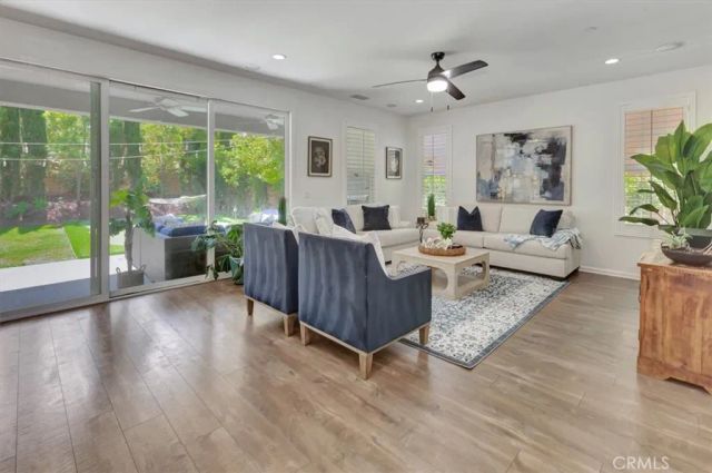 142 Yellow Daisy, Irvine, CA 92618