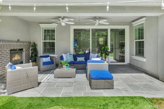 142 Yellow Daisy, Irvine, CA 92618