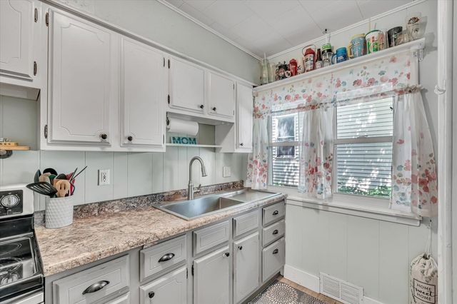 4410 14th Street, Rock Island, IL 61201